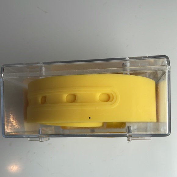 Yellow silicone belt - Picture 6 of 6